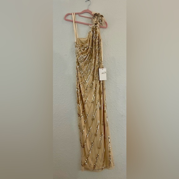 Mac Duggal One-Shoulder Champagne and Gold Sequin Gown - Picture 5 of 6